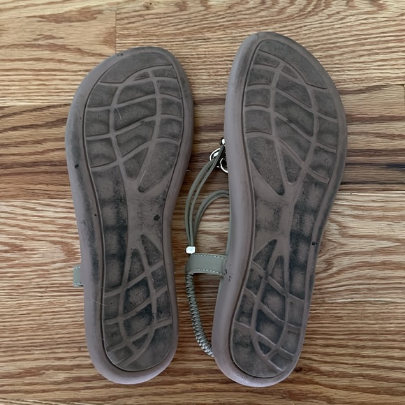 Sandals - Picture 2 of 4